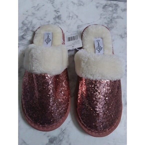 NWT Sole Mates Glitter Pink Slippers Size Small 6/7 - Picture 1 of 3
